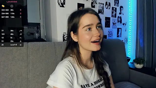 lovelyalivia online show from 11.25.25