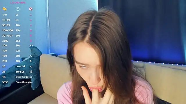 lovelyalivia online show from 04.03.26