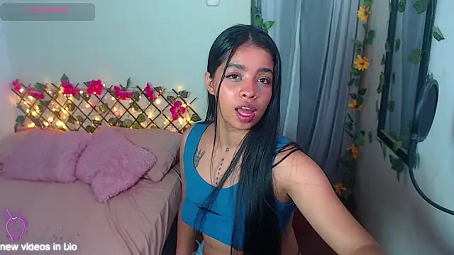 Snapshot of Angie_Lee01 chatting on 10.27.25 Angie Lee01 online show from 10.27.25