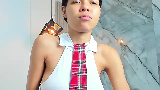 Snapshot of IsabellaMonet chatting on 05.12.26 IsabellaMonet online show from 05.12.26
