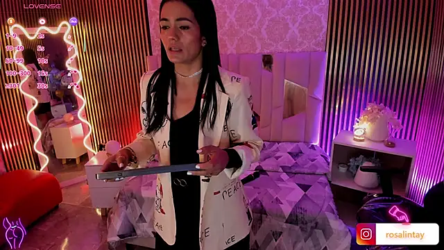 Rosalind tay online show from 10.16.25