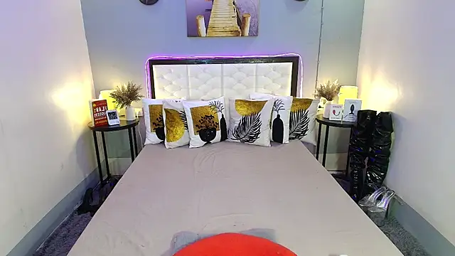 TatianaWil online show from 10.15.25