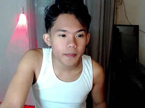 Snapshot of twink_asianbunny chatting on 09.12.25 twink asianbunny online show from 09.12.25