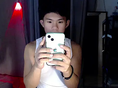 Snapshot of twink_asianbunny chatting on 09.21.25 twink asianbunny online show from 09.21.25