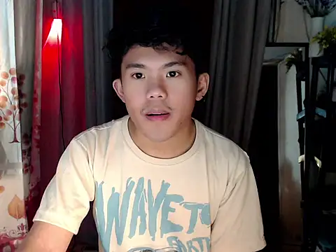 Snapshot of twink_asianbunny chatting on 09.28.25 twink asianbunny online show from 09.28.25