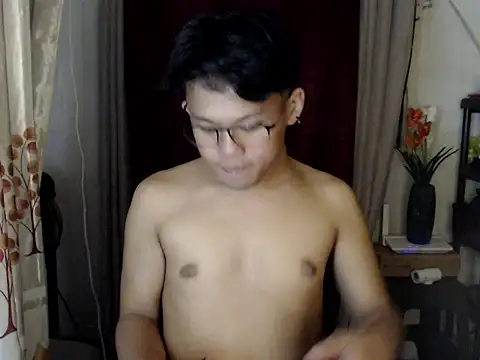 Snapshot of twink_asianbunny chatting on 10.17.25 twink asianbunny online show from 10.17.25