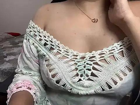 Snapshot of Anushka_01 chatting on 09.20.25 Anushka 01 online show from 09.20.25