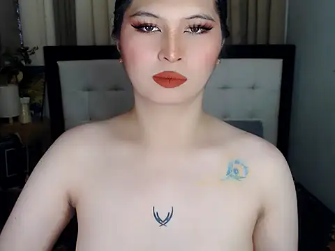 Snapshot of NaomiSmall chatting on 10.02.25 NaomiSmall online show from 10.02.25