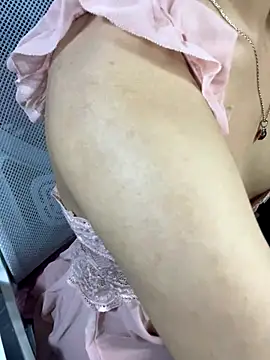 Mina048 online show from 10.13.25