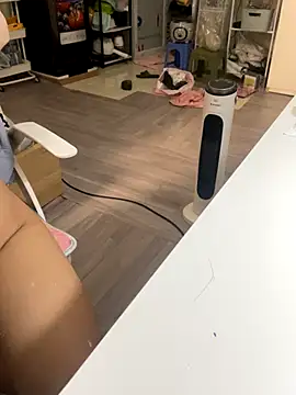 Mina048 online show from 11.25.25