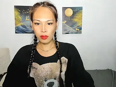 Savanna White online show from 11.14.25