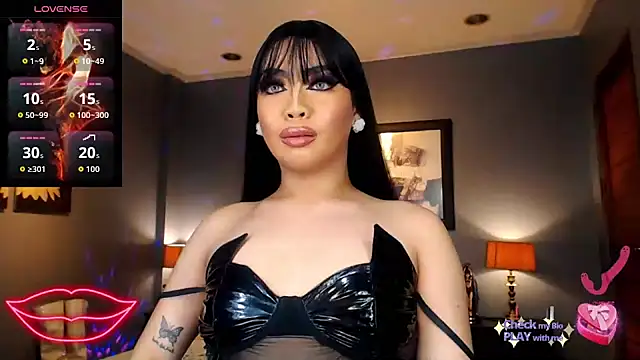 Snapshot of FridaHumphrey chatting on 02.24.26 FridaHumphrey online show from 02.24.26