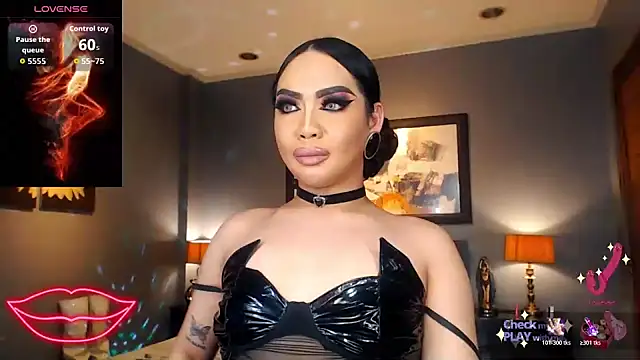 Snapshot of FridaHumphrey chatting on 03.04.26 FridaHumphrey online show from 03.04.26