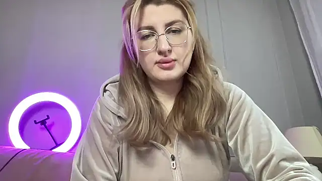 Snapshot of Kadayy1 chatting on 10.15.25 Kadayy1 online show from 10.15.25