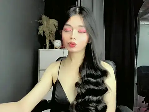 Snapshot of LexiLove chatting on 09.26.25 LexiLove online show from 09.26.25