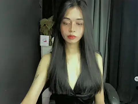 Snapshot of LexiLove chatting on 04.29.26 LexiLove online show from 04.29.26