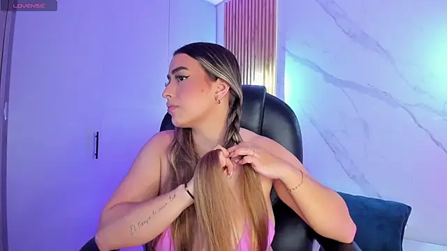 KYLIE JONES6 online show from 11.04.25