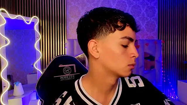 LIHIAN TAY online show from 04.05.26