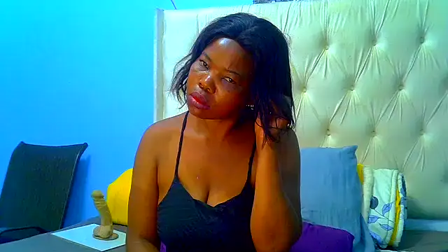 Snapshot of CharlotteXXX chatting on 12.14.25 CharlotteXXX online show from 12.14.25