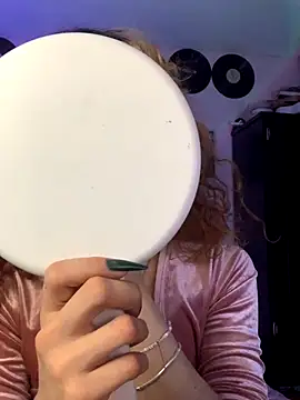 Snapshot of meghan_devil_ chatting on 10.08.25 meghan devil online show from 10.08.25