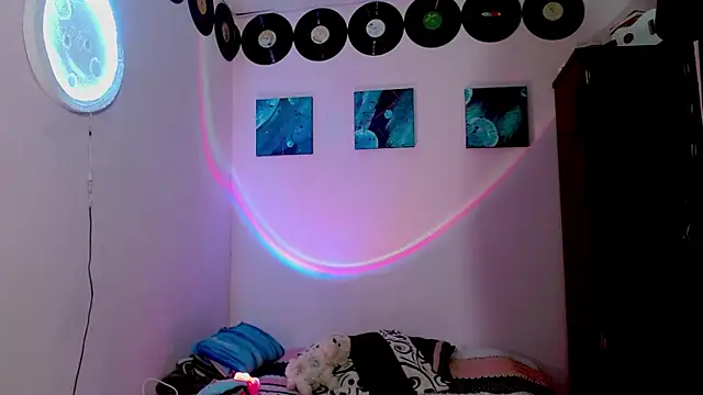 Snapshot of meghan_devil_ chatting on 11.13.25 meghan devil online show from 11.13.25