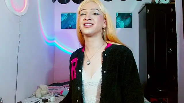 Snapshot of meghan_devil_ chatting on 12.03.25 meghan devil online show from 12.03.25