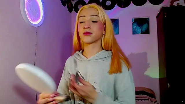 Snapshot of meghan_devil_ chatting on 12.04.25 meghan devil online show from 12.04.25