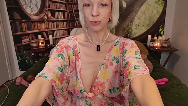 HaileeAtHome online show from 06.24.26