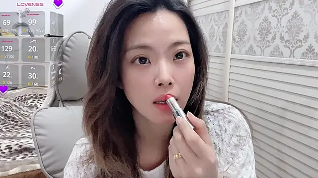 Holiland online show from 01.15.26