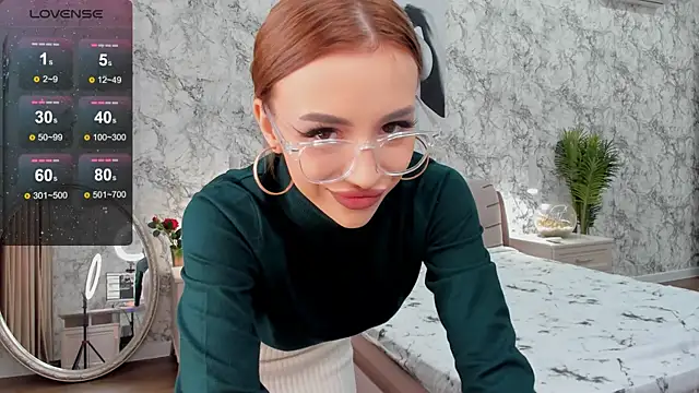 KatieBrown1 online show from 09.10.25
