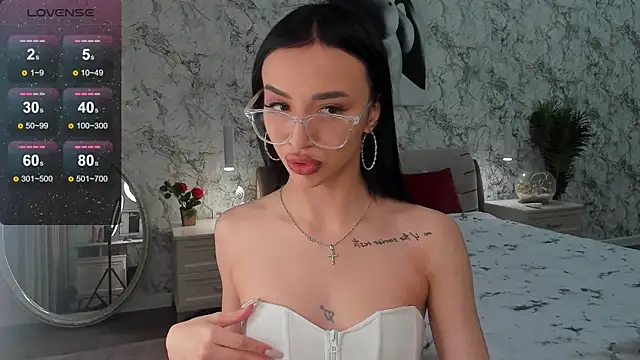 KatieBrown1 online show from 09.16.25