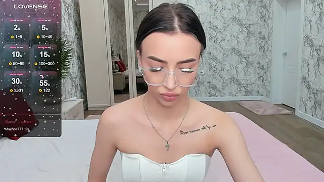 KatieBrown1 online show from 10.07.25