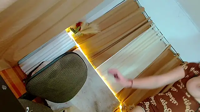 DickforlillyPetite online show from 02.17.26