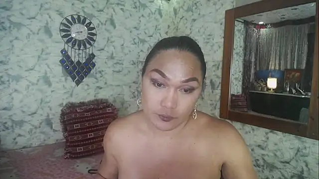 Snapshot of glamorousaMHARGA chatting on 10.01.25 glamorousaMHARGA online show from 10.01.25