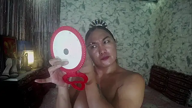 Snapshot of glamorousaMHARGA chatting on 10.02.25 glamorousaMHARGA online show from 10.02.25