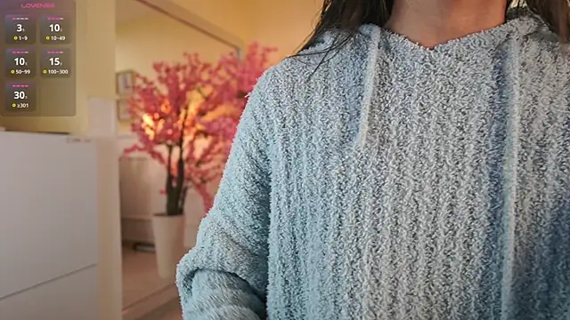 Snapshot of NicoleCrawft chatting on 11.07.25 NicoleCrawft online show from 11.07.25