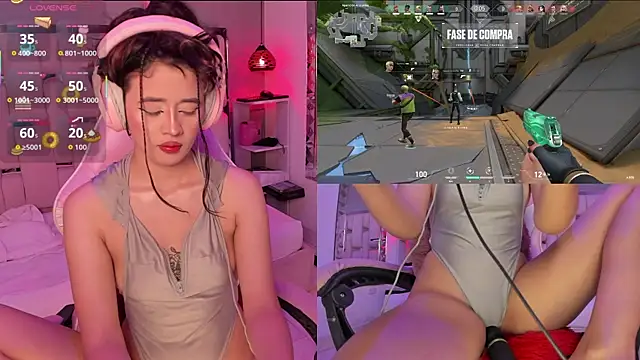 EvelynLips  online show from 11.13.25