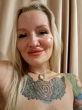 Snapshot of KateMonroe chatting on 10.15.25 KateMonroe online show from 10.15.25