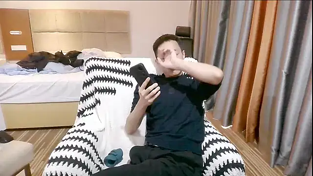 Snapshot of Tsia-Die chatting on 11.11.25 Tsia-Die online show from 11.11.25