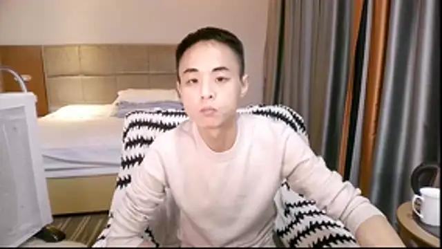 Snapshot of Tsia-Die chatting on 12.05.25 Tsia-Die online show from 12.05.25