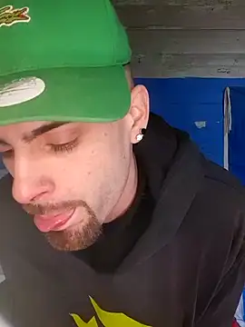 Snapshot of Demian24_ chatting on 09.22.25 Demian24 online show from 09.22.25