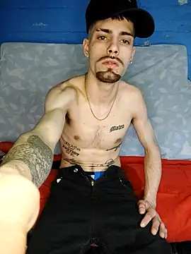 Snapshot of Demian24_ chatting on 10.04.25 Demian24 online show from 10.04.25