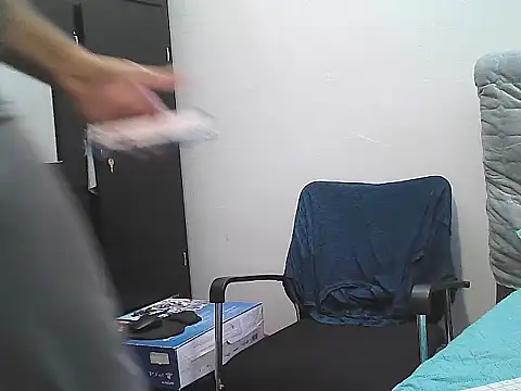 morenocabro10 online show from 10.18.25