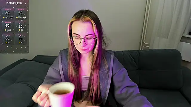 MewStella online show from 11.06.25