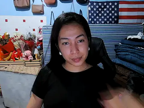 Snapshot of NicoleRoseTS chatting on 02.28.26 NicoleRoseTS online show from 02.28.26