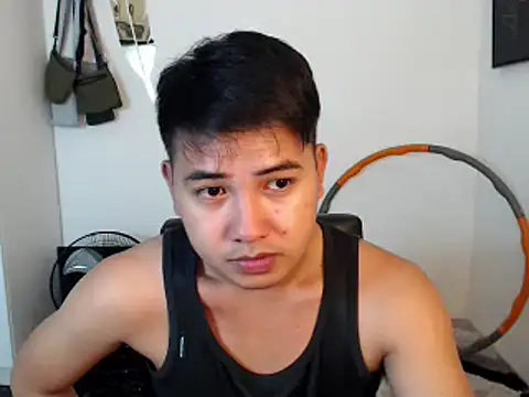 Snapshot of JboyGiant005 chatting on 10.11.25 JboyGiant005 online show from 10.11.25