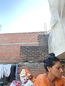 ISHANI-SINGH online show from 10.04.25