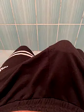 Snapshot of Cruel00 chatting on 11.15.25 Cruel00 online show from 11.15.25