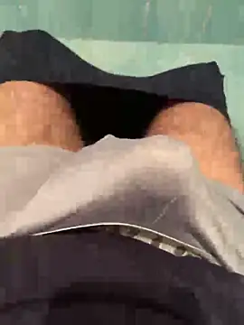 Snapshot of Cruel00 chatting on 12.01.25 Cruel00 online show from 12.01.25