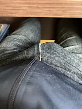 Snapshot of Cruel00 chatting on 12.15.25 Cruel00 online show from 12.15.25